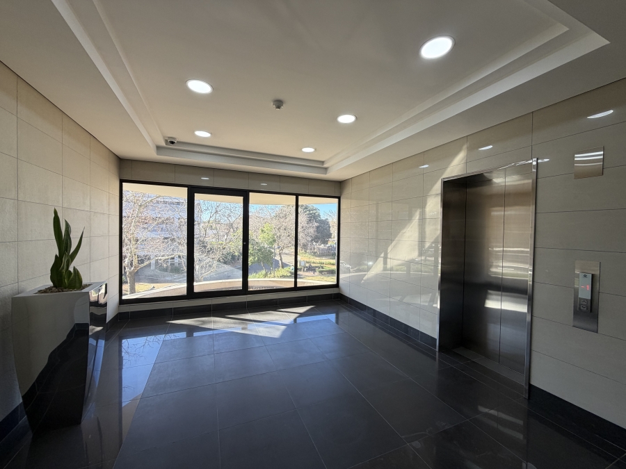 To Let Commercial Property for Rent in Mowbray Western Cape